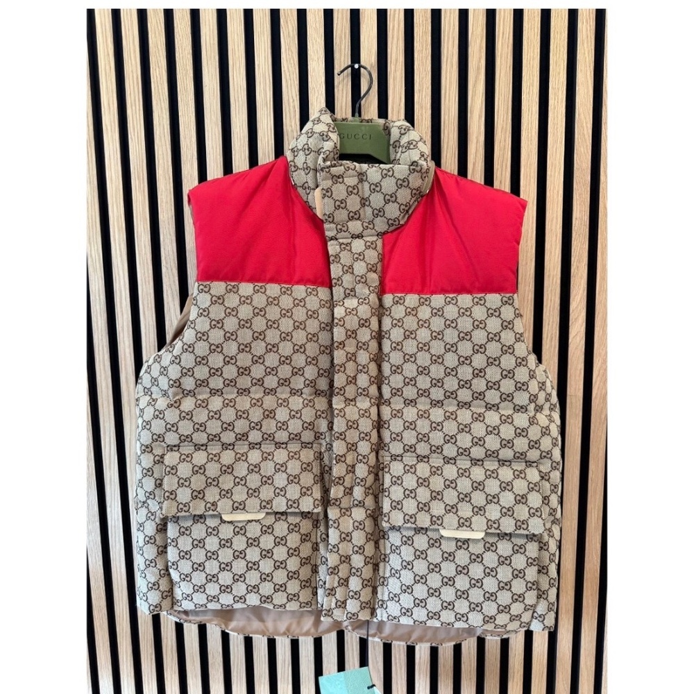💯 Authentic GUCCI Vest with removable hood 54